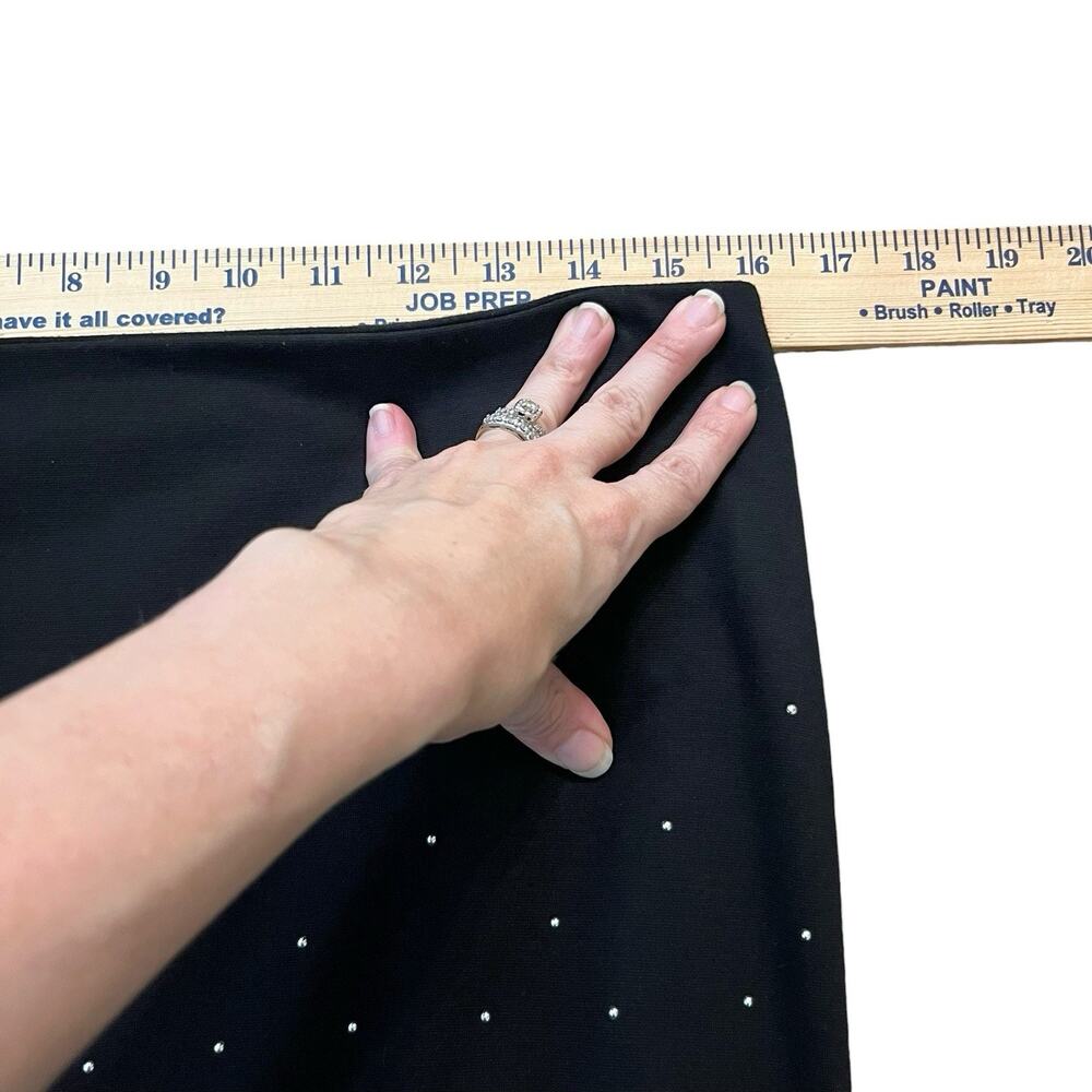 White House Black Market Studded Pencil Skirt Size 4 Knee Length Ponte Knit - Picture 8 of 8